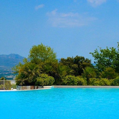 Studio Apartment - Domaine Du Golf Resort Roquebrune-sur Argens Bagian luar foto