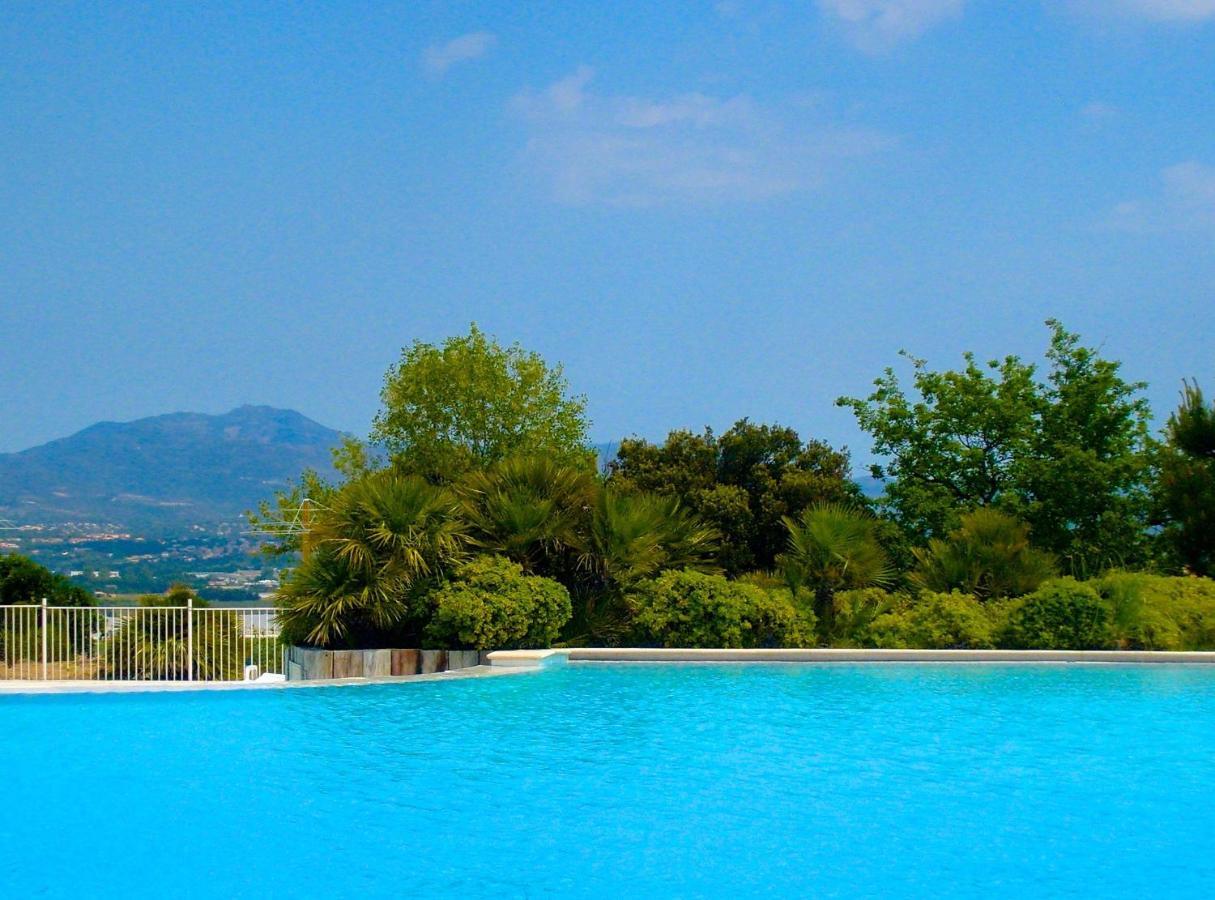 Studio Apartment - Domaine Du Golf Resort Roquebrune-sur Argens Bagian luar foto
