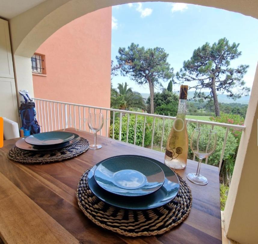 Studio Apartment - Domaine Du Golf Resort Roquebrune-sur Argens Bagian luar foto