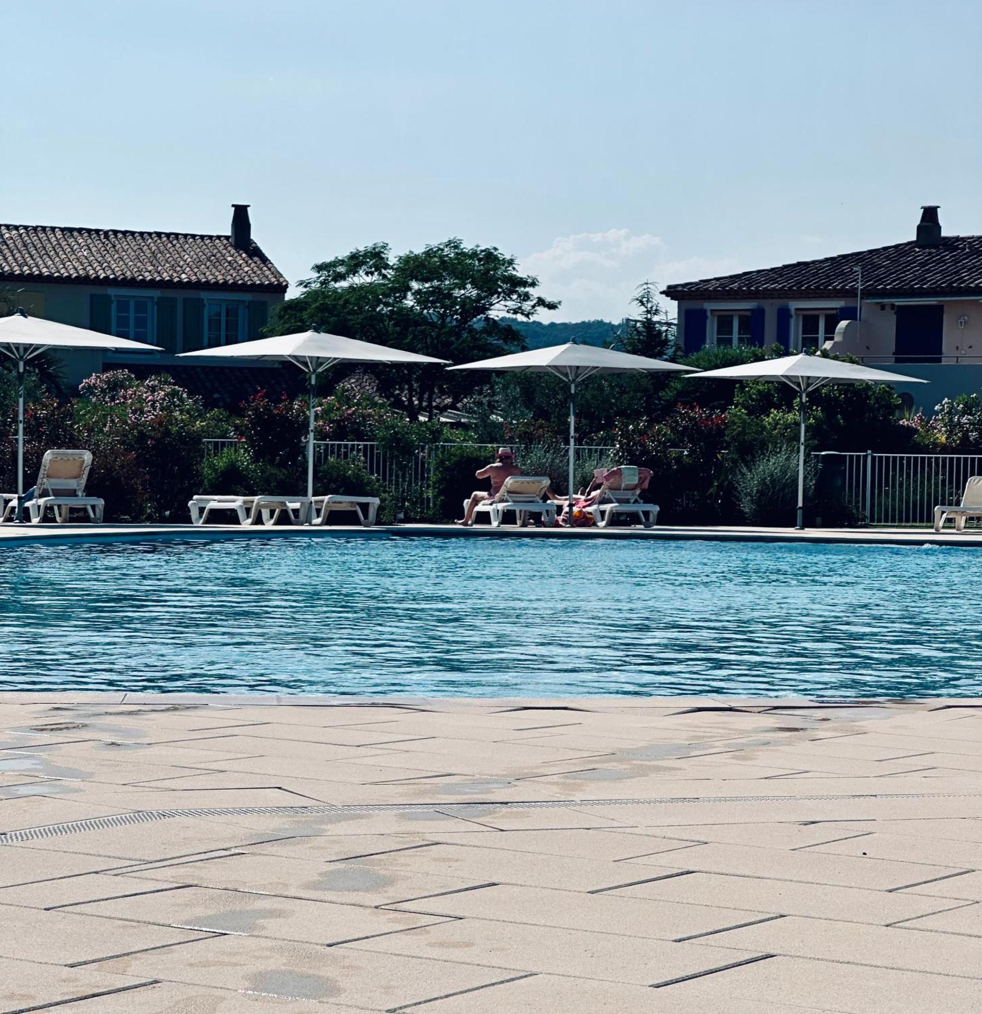 Studio Apartment - Domaine Du Golf Resort Roquebrune-sur Argens Bagian luar foto